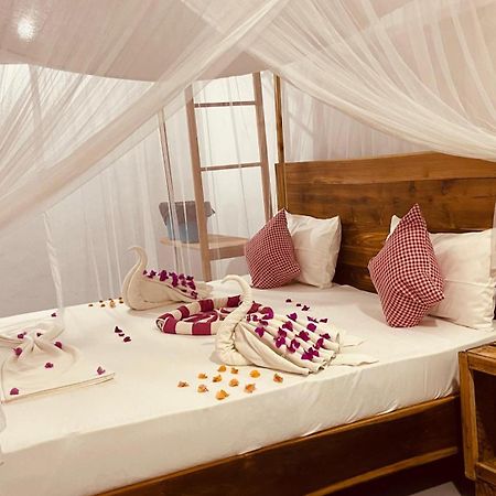 Swiss Kiss Beach Resort Уппувелі Екстер'єр фото