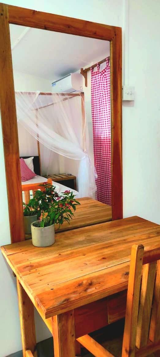 Swiss Kiss Beach Resort Уппувелі Екстер'єр фото