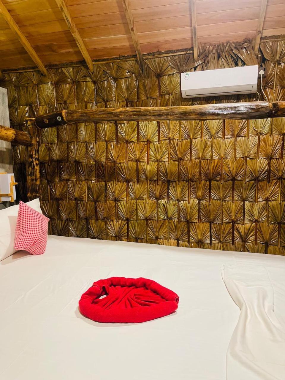 Swiss Kiss Beach Resort Уппувелі Екстер'єр фото