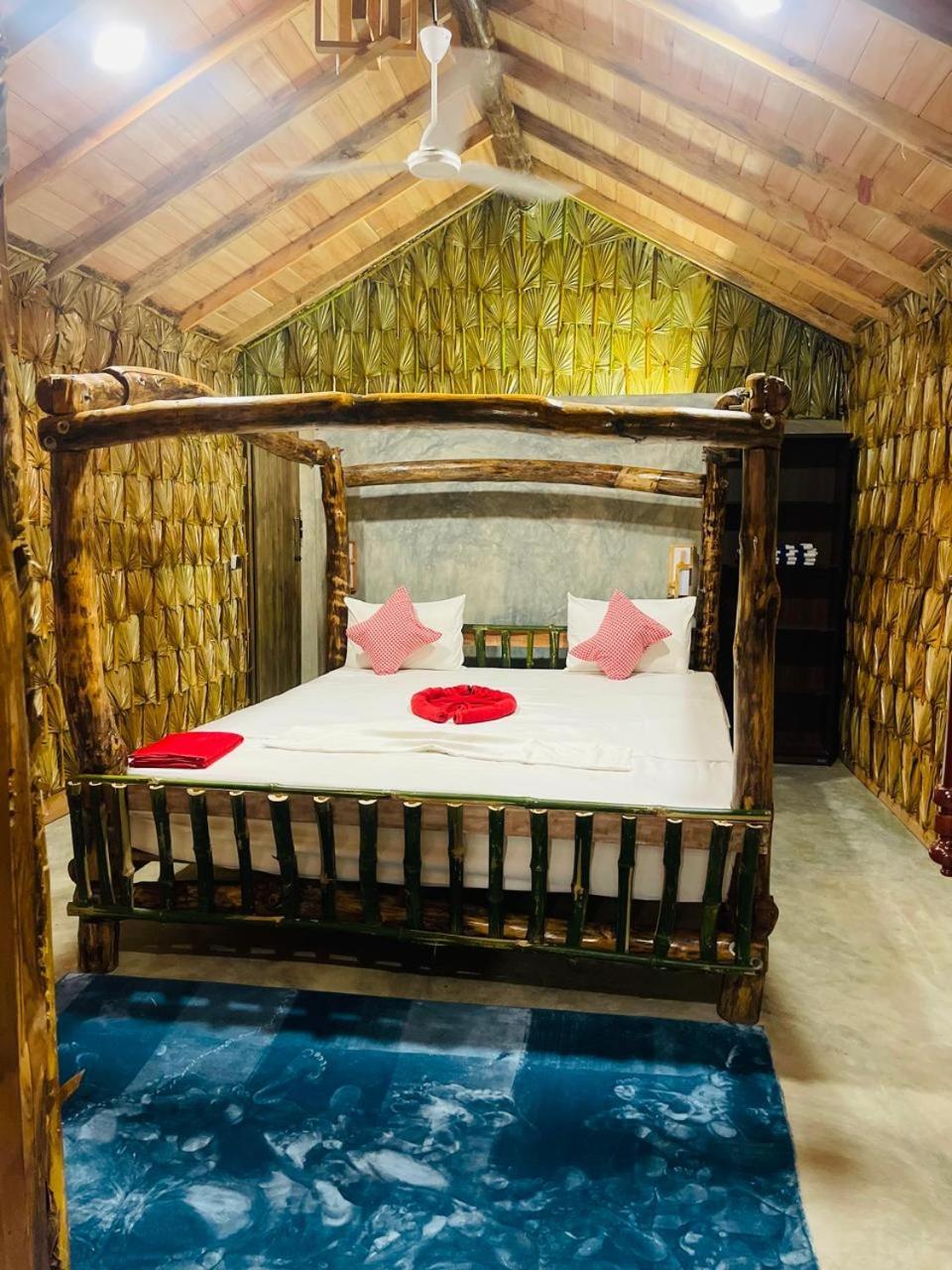 Swiss Kiss Beach Resort Уппувелі Екстер'єр фото