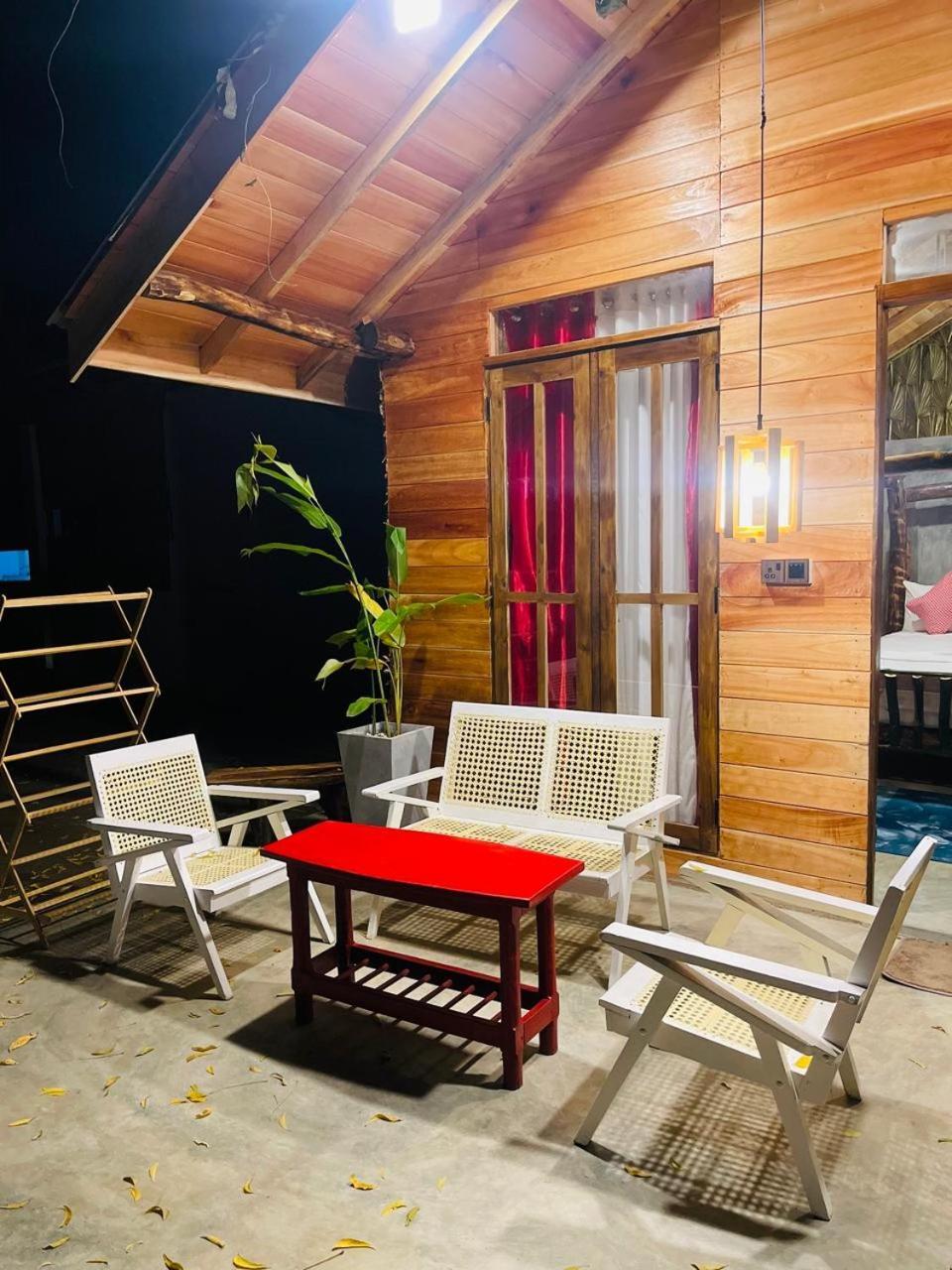 Swiss Kiss Beach Resort Уппувелі Екстер'єр фото